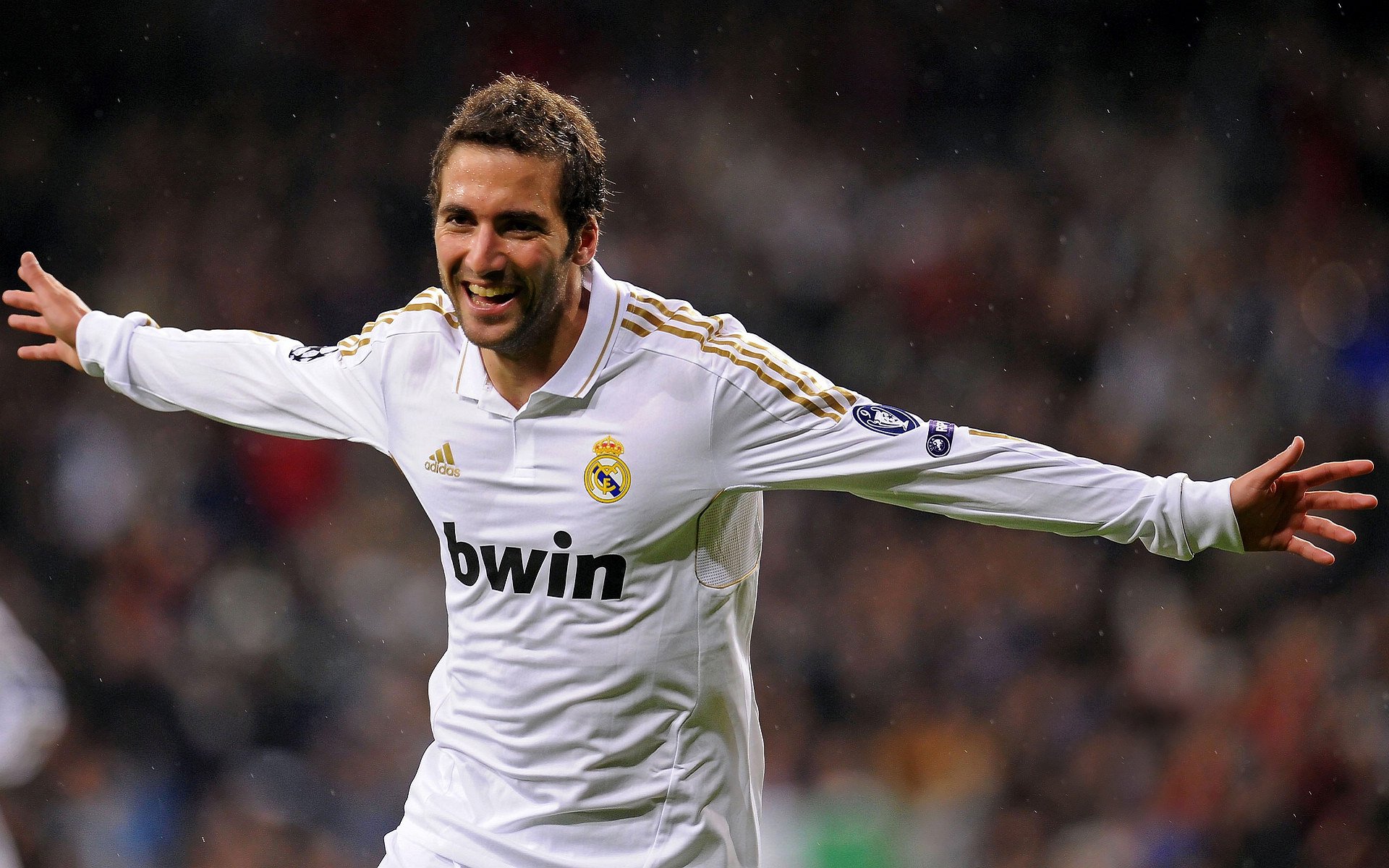 最新足球转会市场内幕曝光